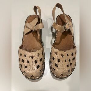 Josef Seibel Tan Cutout Sandals size 41